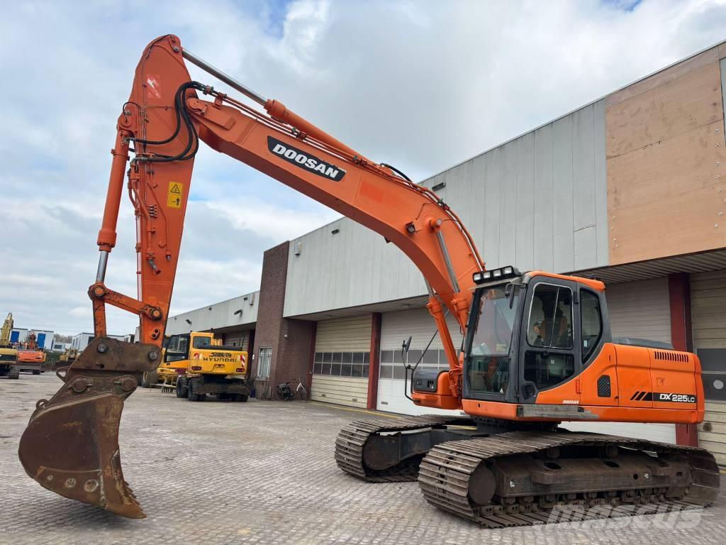 Doosan DX 225 LC 대형 굴삭기 29톤 이상