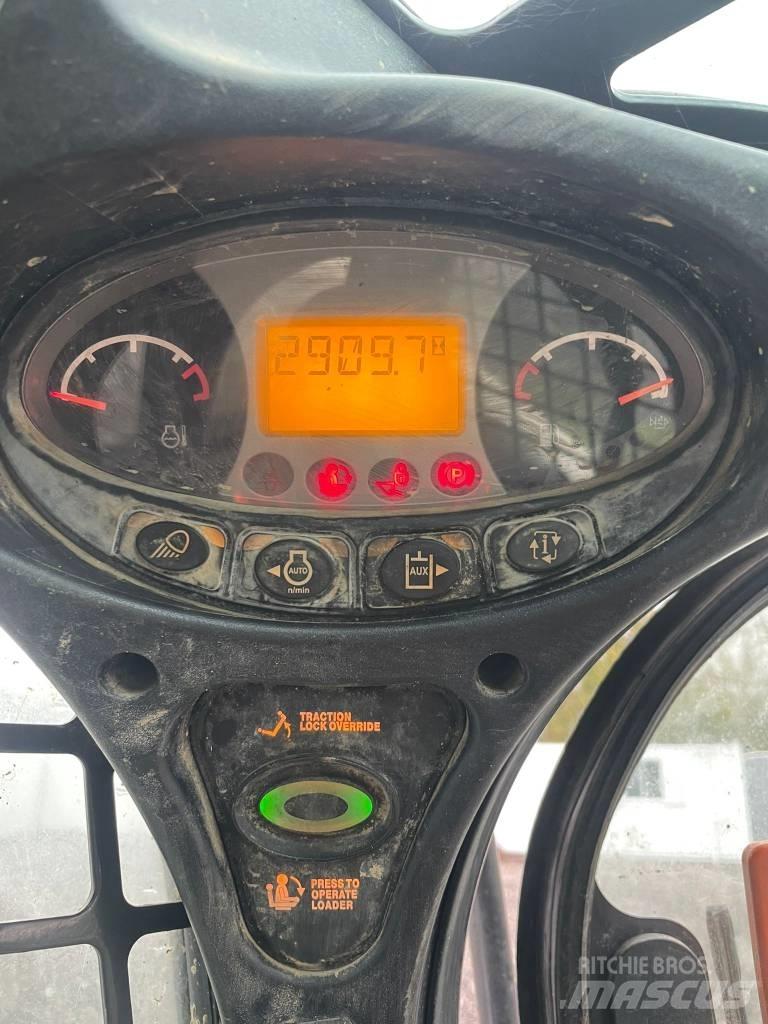 Bobcat T 650  스키드로더