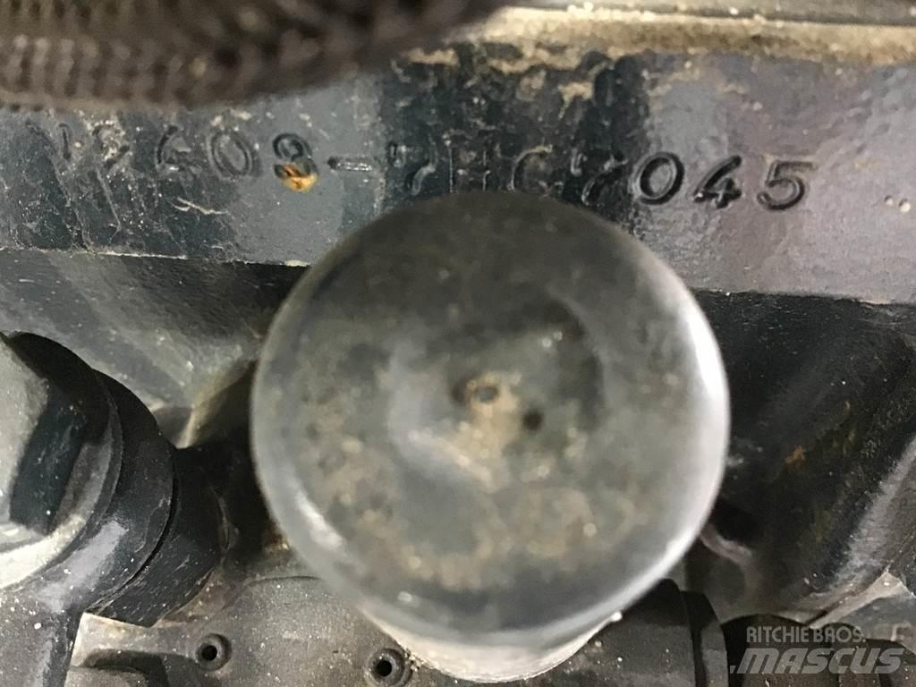 Kubota V2403 NEW 엔진