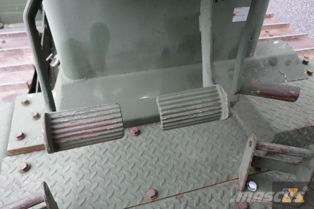 CAT D7G Ex-army 크롤러 도저