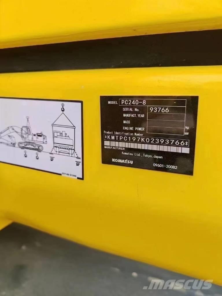 Komatsu 240LC-8 대형 굴삭기 29톤 이상