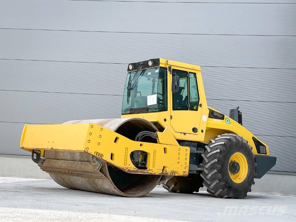 Bomag BW 216 DH-4i 싱글 드럼 롤러