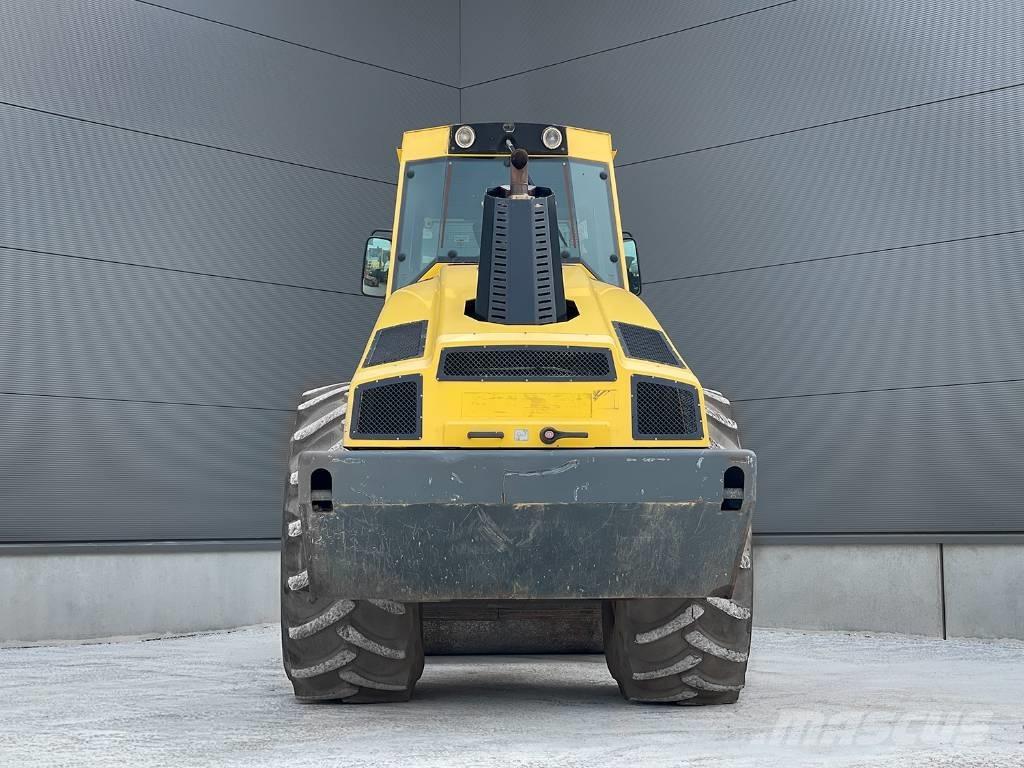 Bomag BW 216 DH-4i 싱글 드럼 롤러
