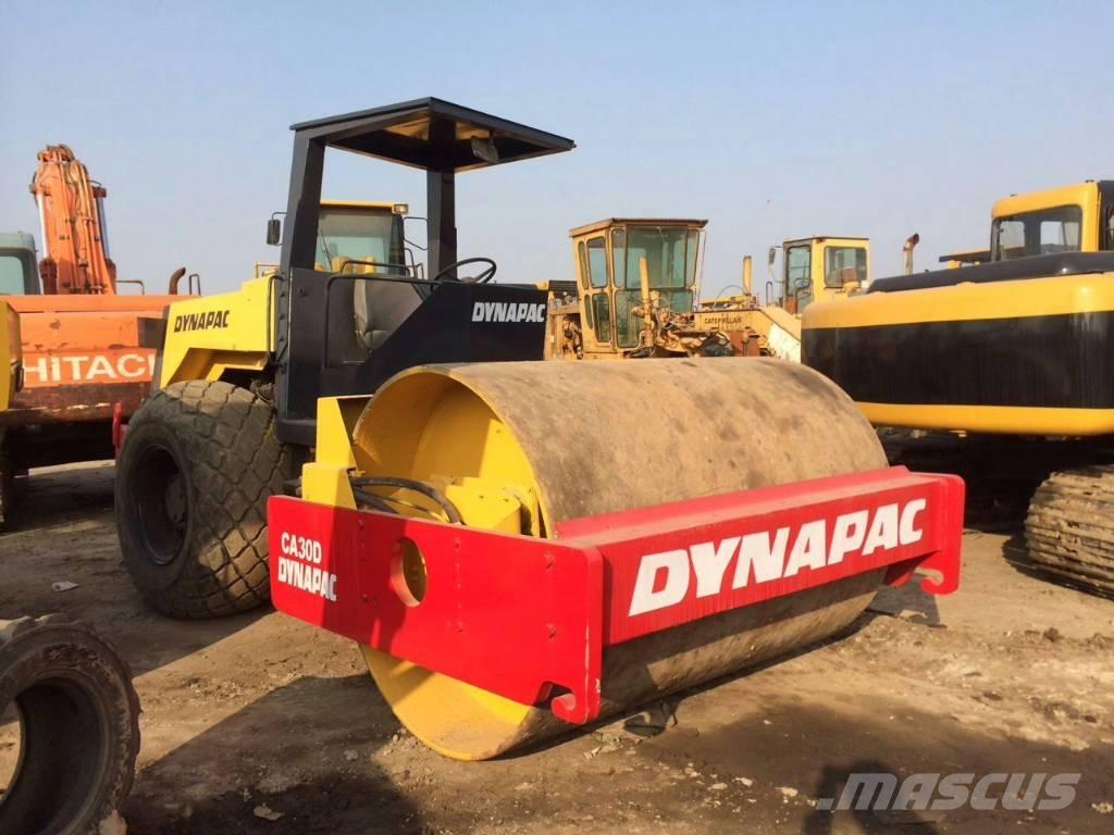 Dynapac CA 30 D 싱글 드럼 롤러