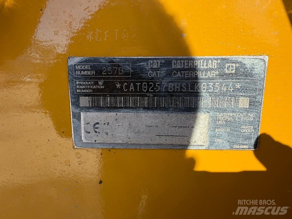 CAT 257 B 궤도식 로우더