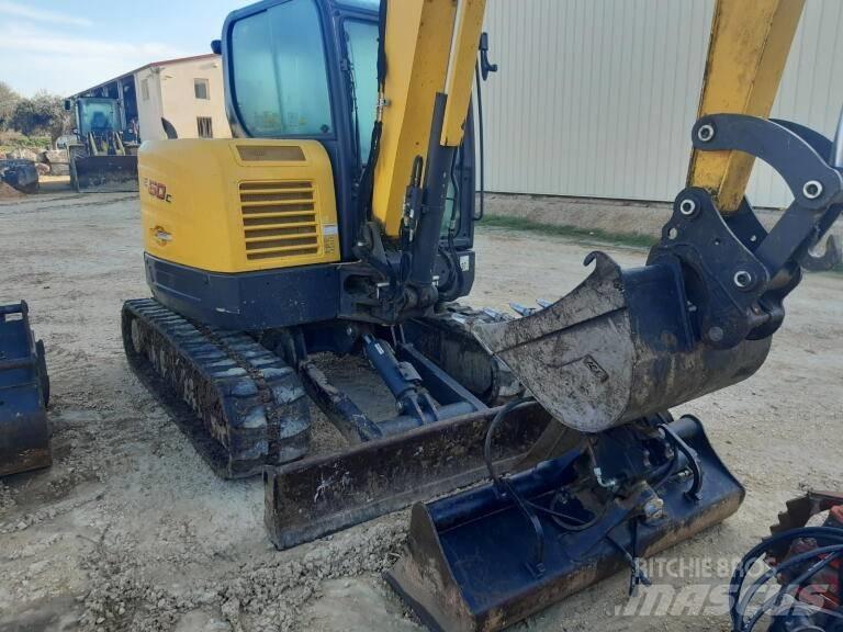 New Holland E 60 C 소형 굴삭기 7톤 미만