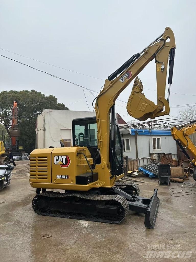 CAT 305.5 소형 굴삭기 7톤 미만