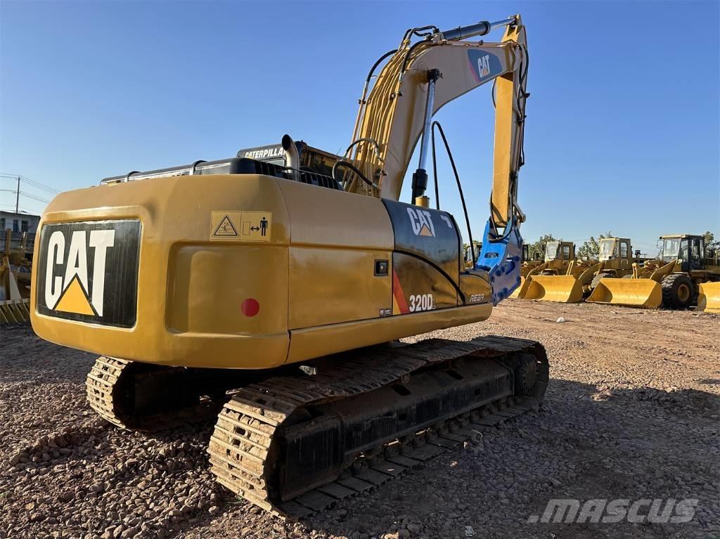 CAT 320 D L 대형 굴삭기 29톤 이상