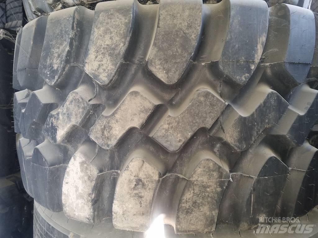 Goodyear GP-4D 타이어, 휠 및 림