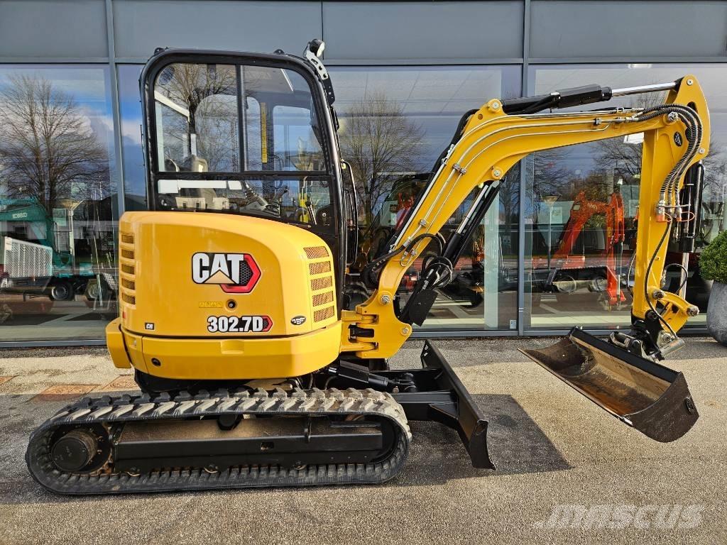 CAT 302.7 CR 소형 굴삭기 7톤 미만