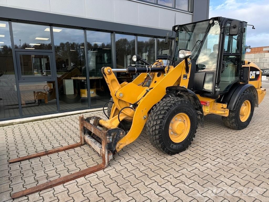 CAT 906M  휠로우더
