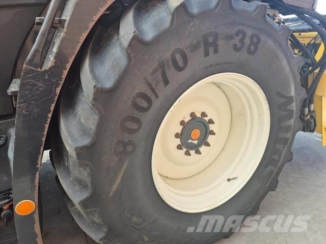 New Holland FR700 자동 초지기계