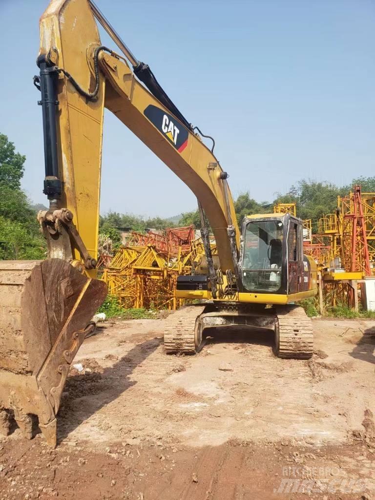CAT 320 D 대형 굴삭기 29톤 이상