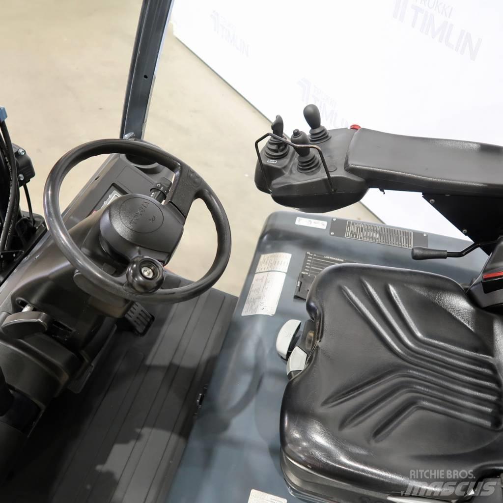 Toyota 8FBMKT25 전동 지게차