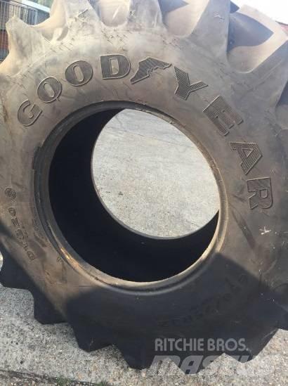 Goodyear 650/75R32 타이어, 휠 및 림