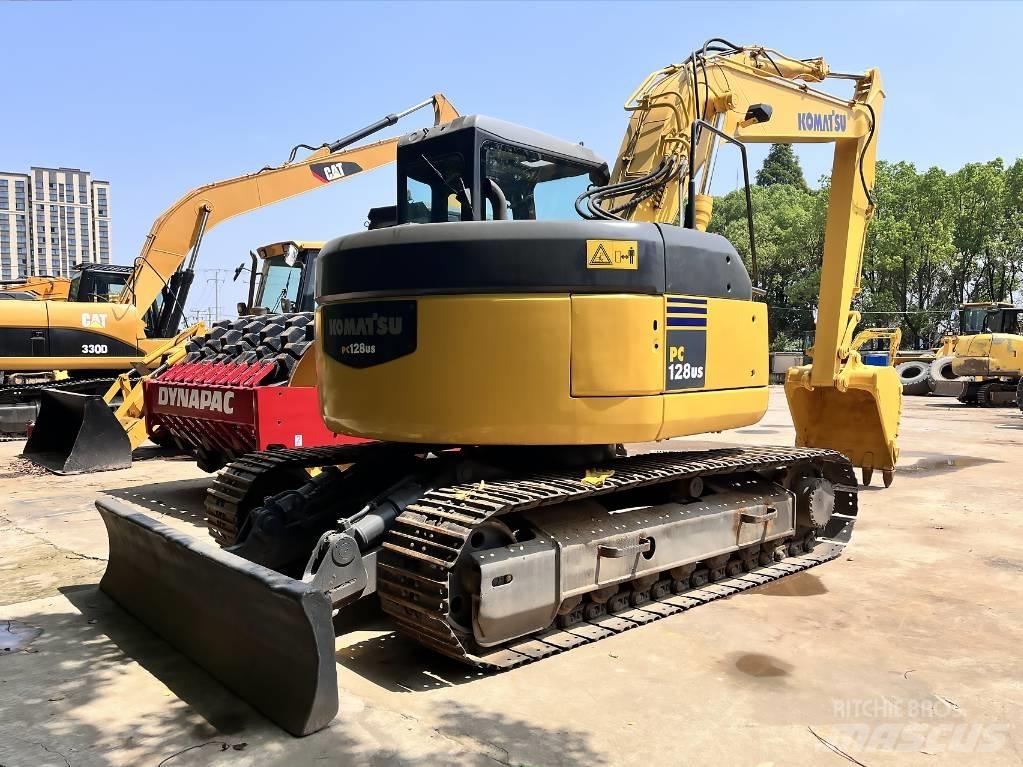 Komatsu PC 128 대형 굴삭기 29톤 이상