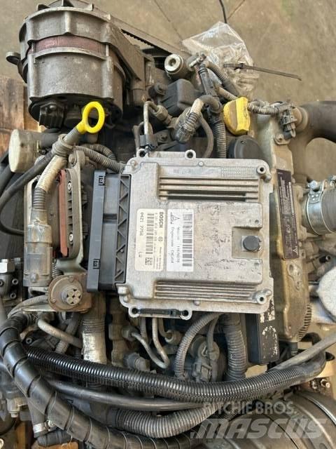 Deutz TD2.9L04 엔진
