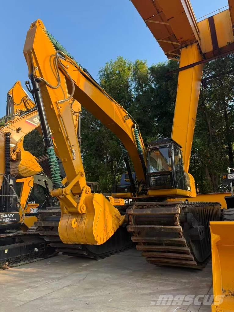 CAT 320 D 수륙양용 굴삭기
