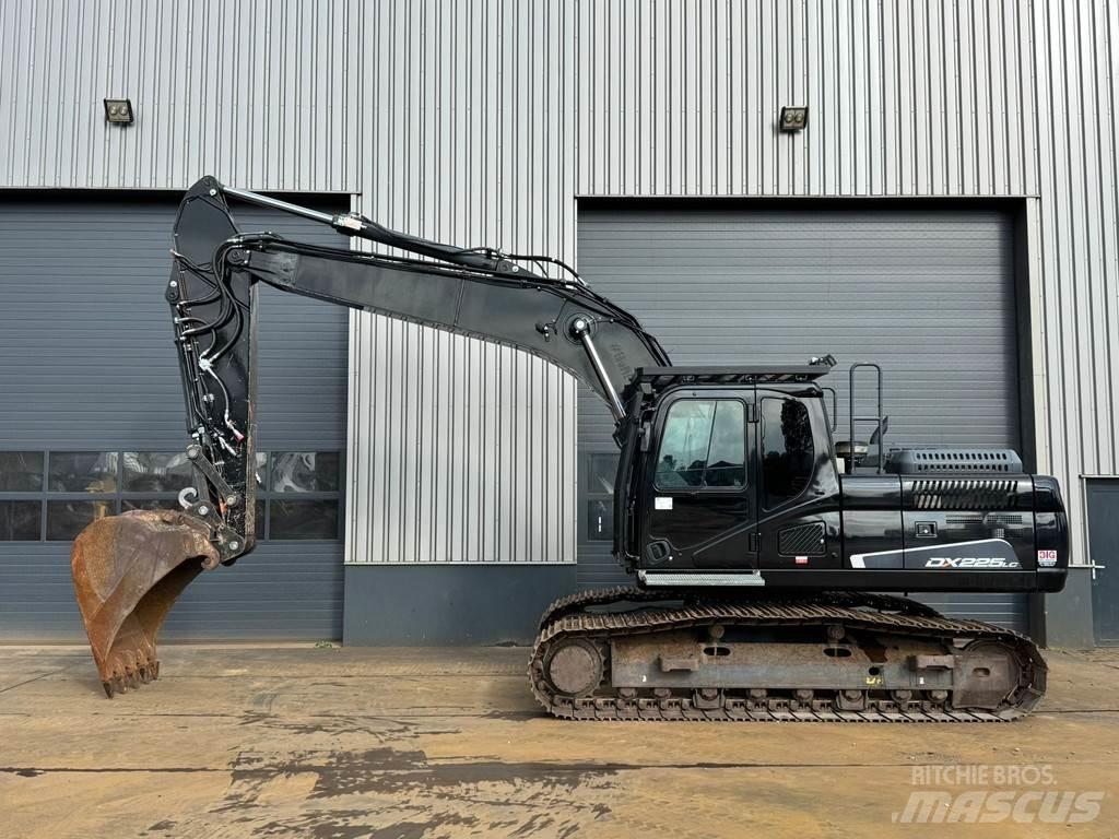 Doosan DX225LC-5 대형 굴삭기 29톤 이상