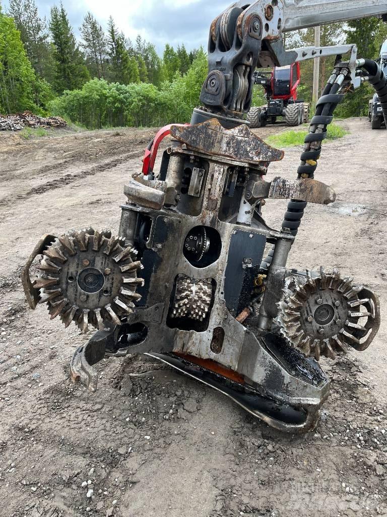Komatsu 901 원목 하베스터