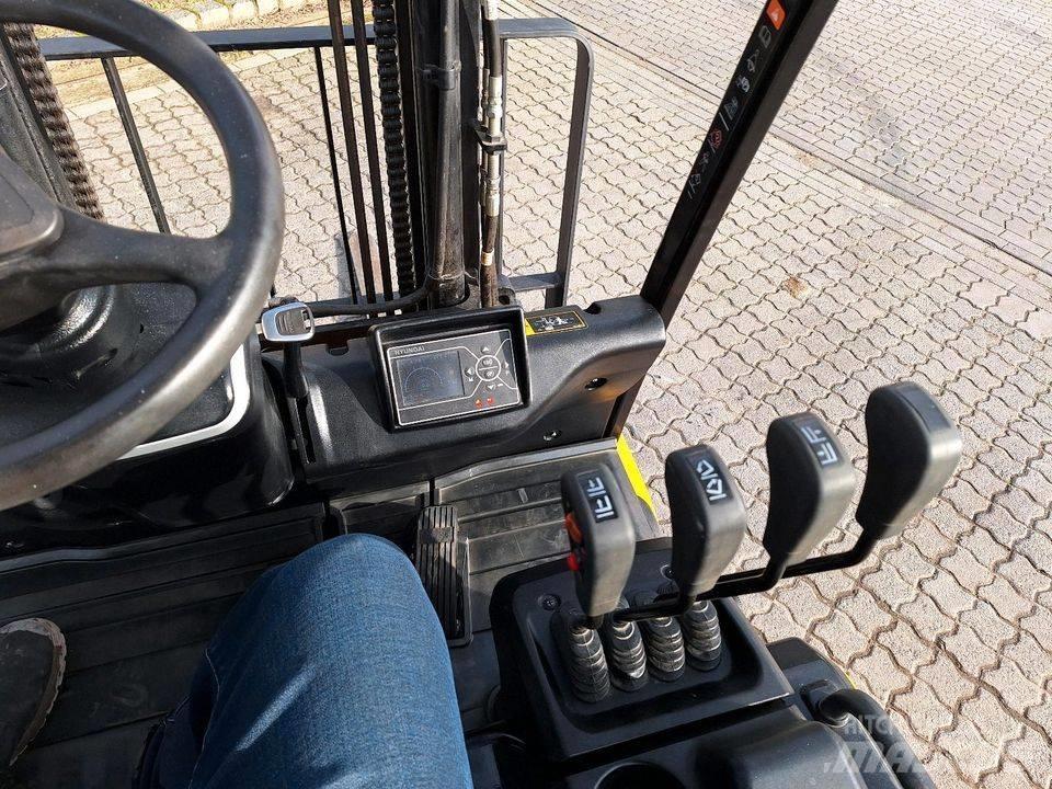 Hyundai 25 BH-9 건설 장비 - 기타