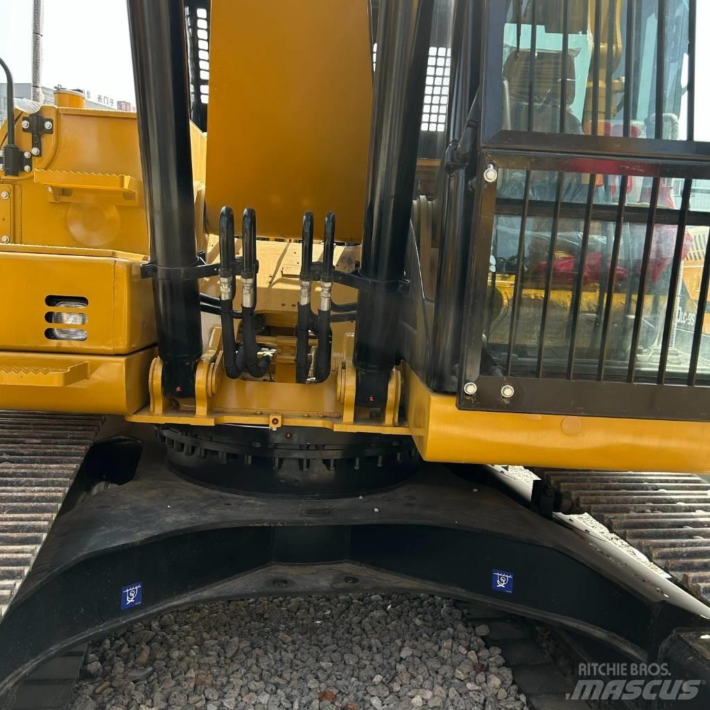 CAT 320 D 대형 굴삭기 29톤 이상