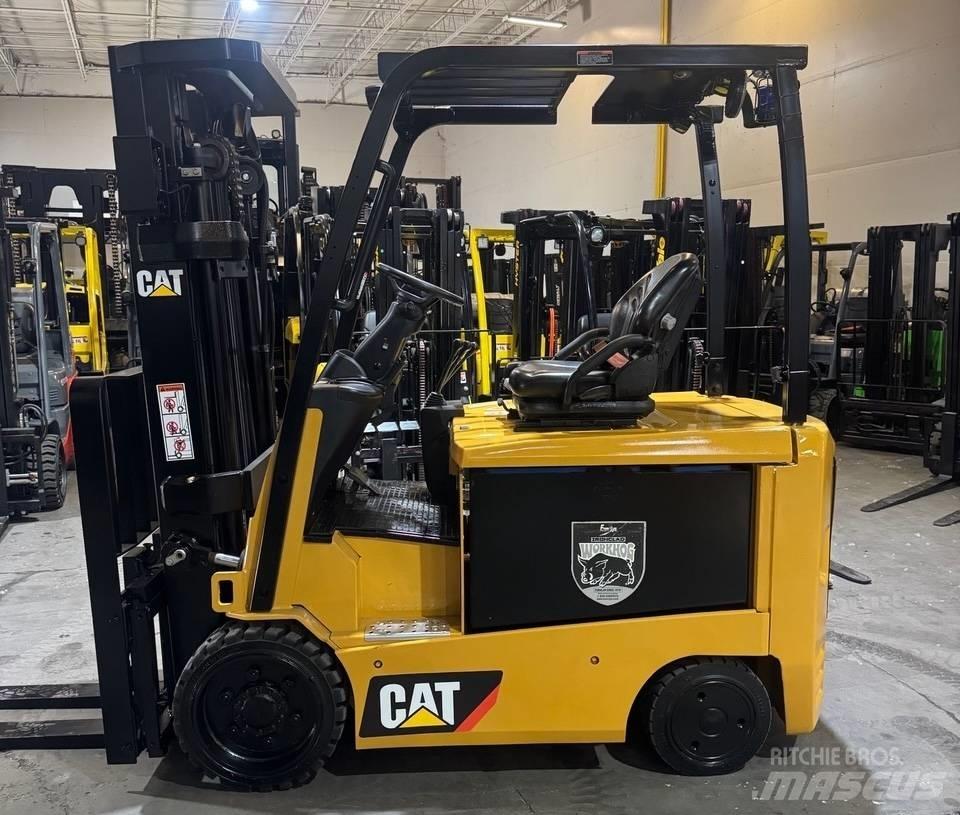 CAT EC30N2 전동 지게차