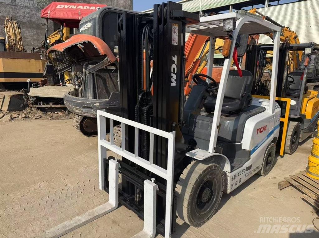 TCM FD 25 디젤 지게차
