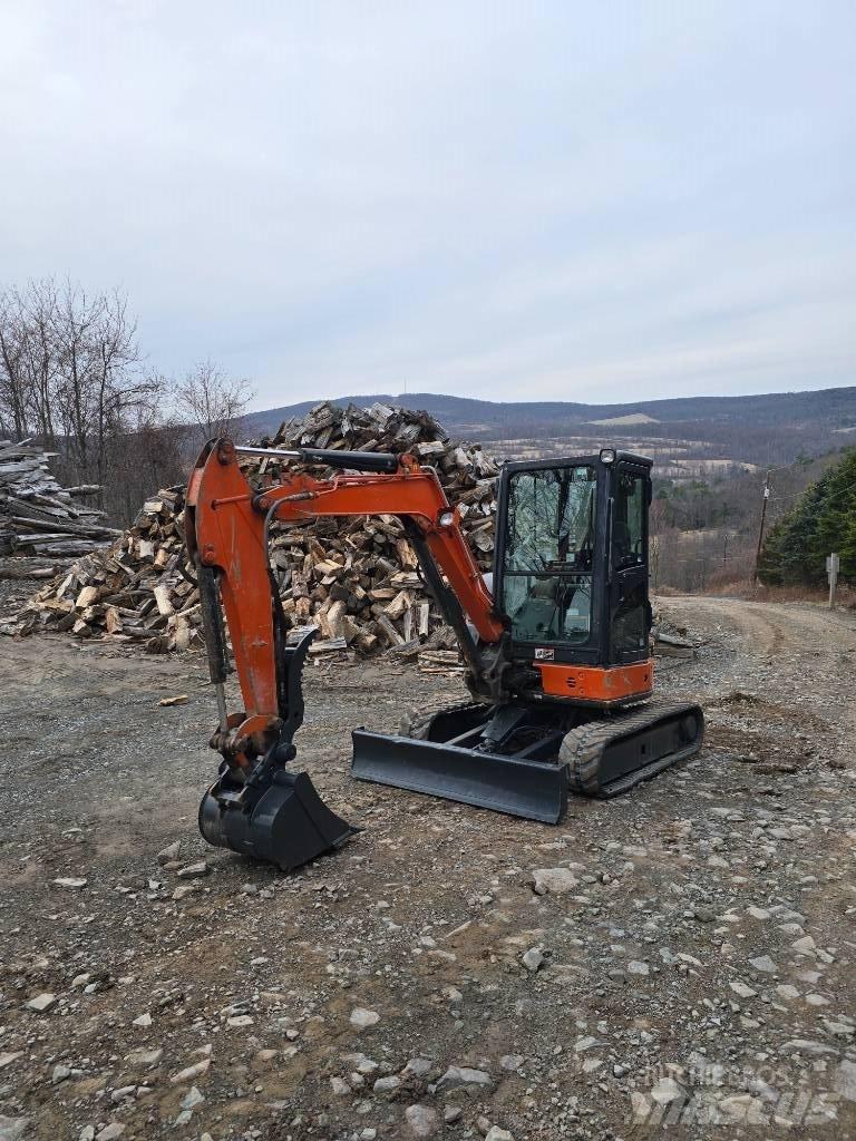 Hitachi ZX35 소형 굴삭기 7톤 미만