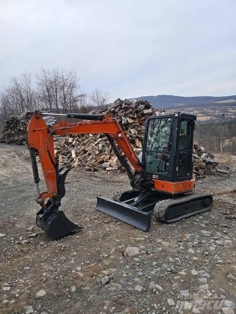 Hitachi ZX35 소형 굴삭기 7톤 미만