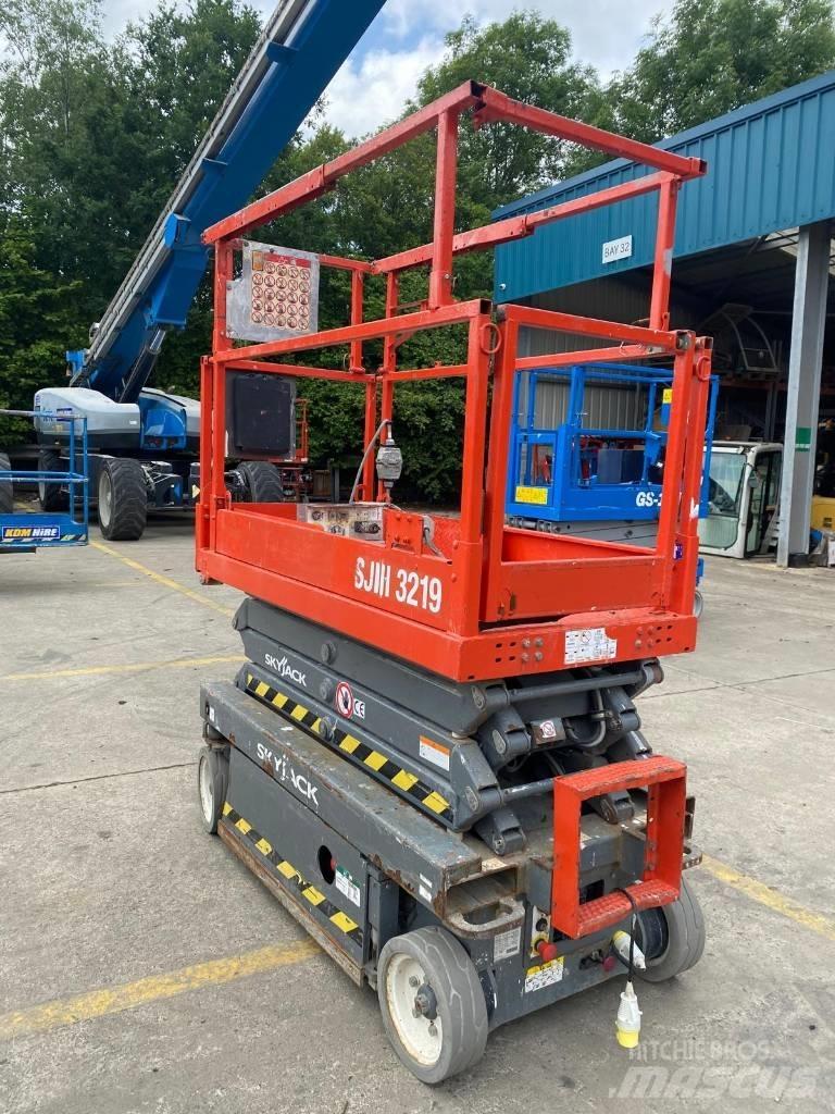 SkyJack SJ 3219 가위형 리프트