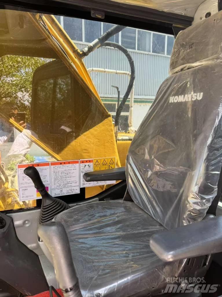 Komatsu PC 200 8N 대형 굴삭기 29톤 이상