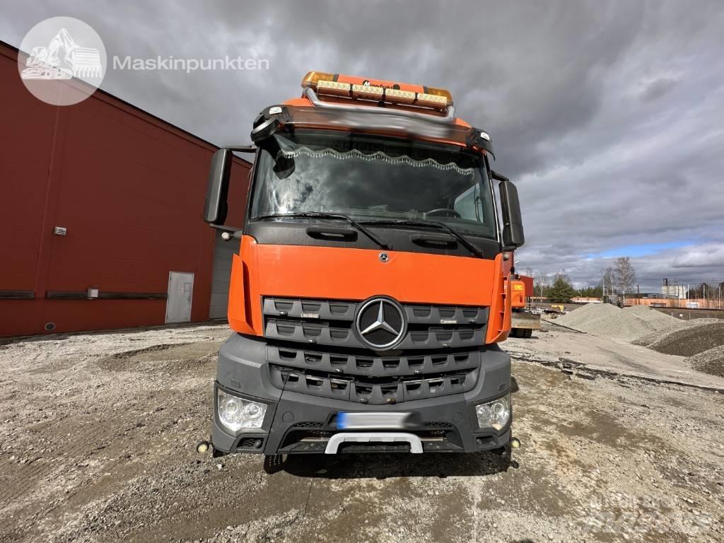 Mercedes-Benz Arocs 덤프 트럭