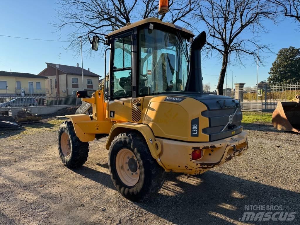 Volvo L 30 G  휠로우더