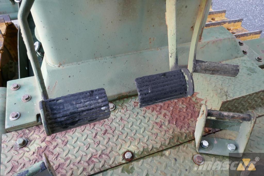 CAT D7G Ex-army 크롤러 도저