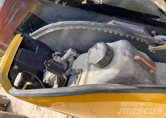 Komatsu PC30 대형 굴삭기 29톤 이상
