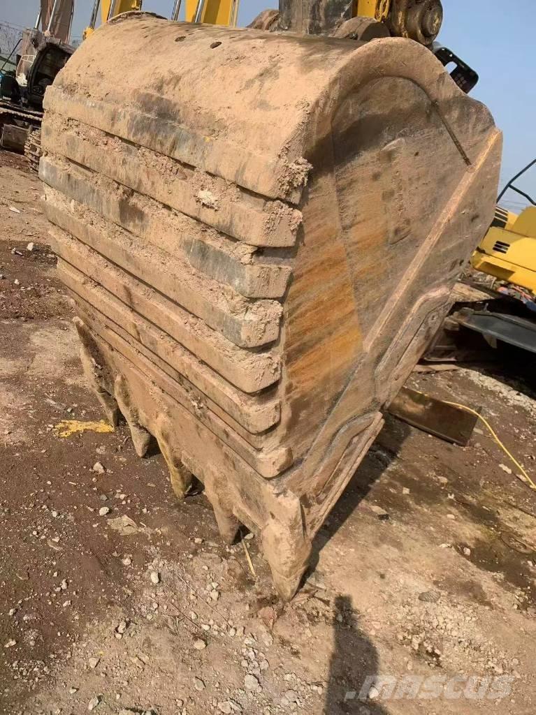 Komatsu PC 450-8 대형 굴삭기 29톤 이상