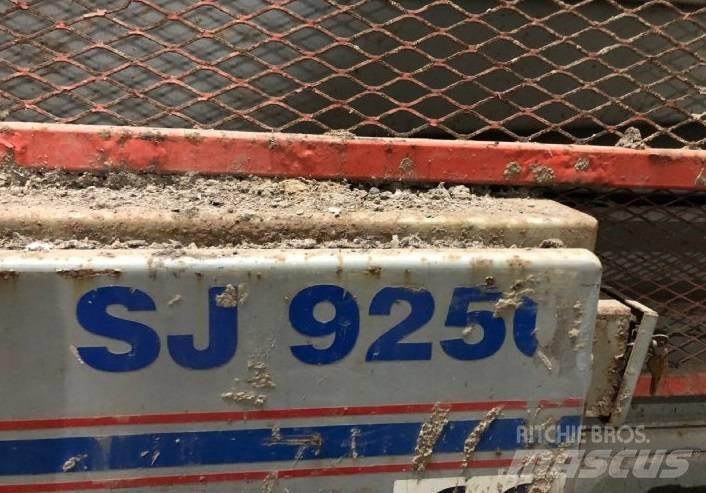 SkyJack SJ 9250 가위형 리프트