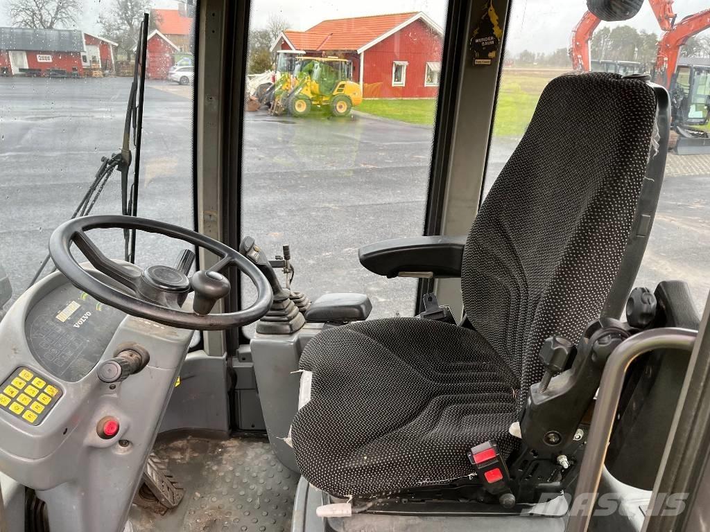 Volvo L 30 B Pro  휠로우더