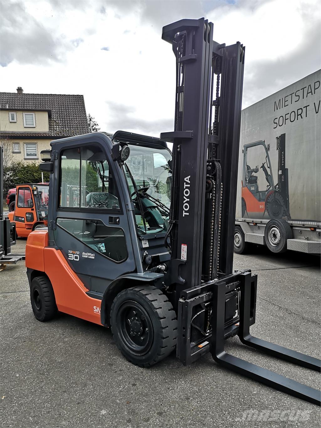 Toyota 02-8FDF30 디젤 지게차