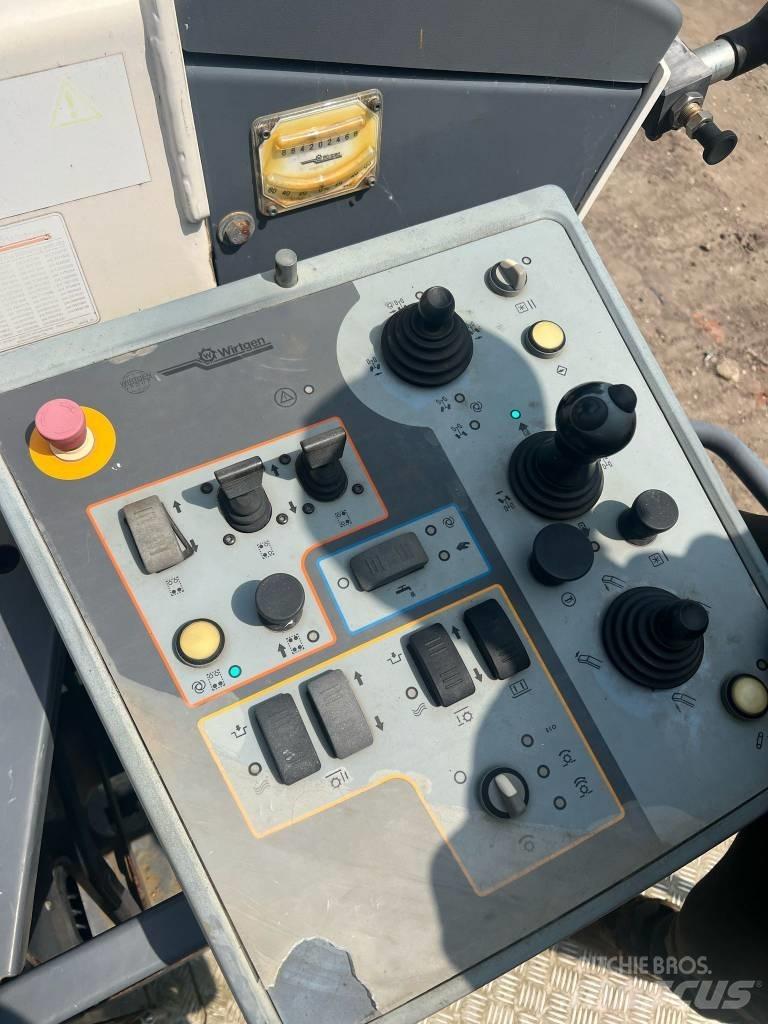 Wirtgen W 220 아스팔트 콜드 밀링 기계