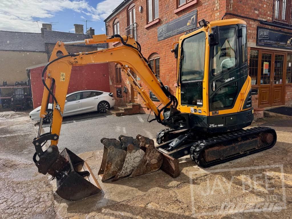 Hyundai R25Z-9 AK 소형 굴삭기 7톤 미만
