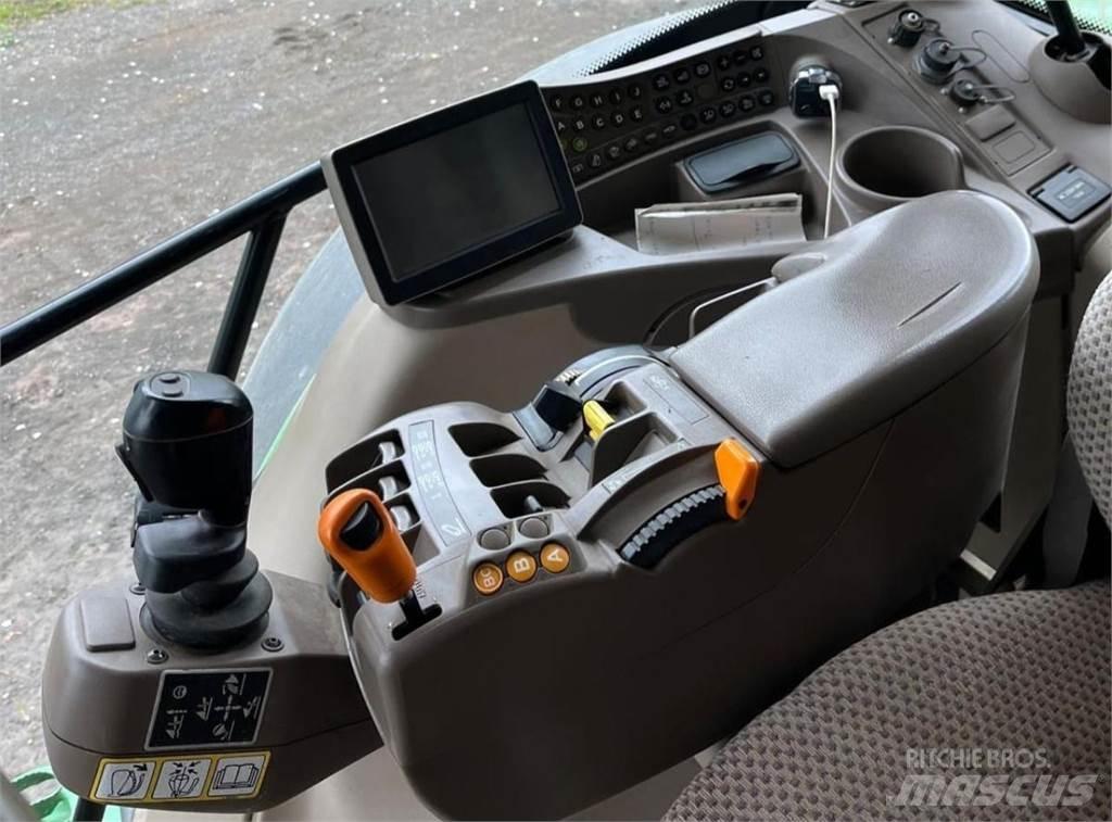 John Deere 6210R 트랙터