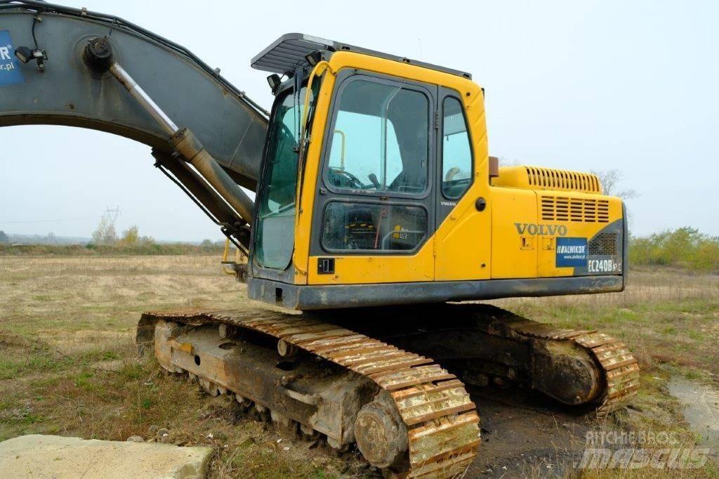Volvo EC 240 kabina 캐빈 및 인테리어