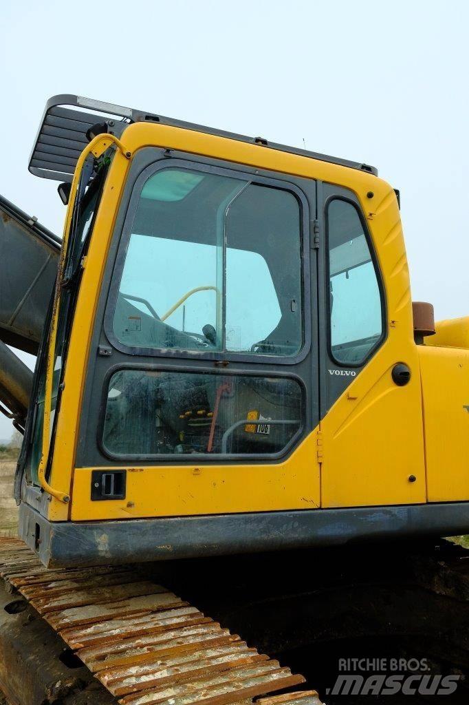 Volvo EC 240 kabina 캐빈 및 인테리어