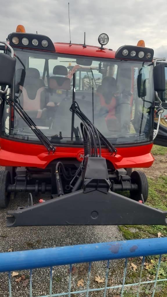  PistenBully  600 배설차