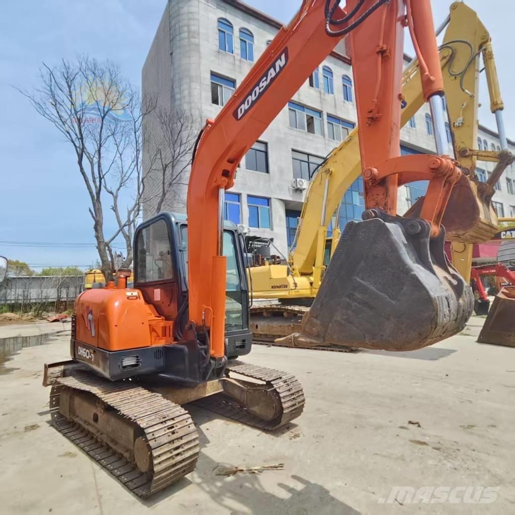 Doosan DH 60-7 소형 굴삭기 7톤 미만
