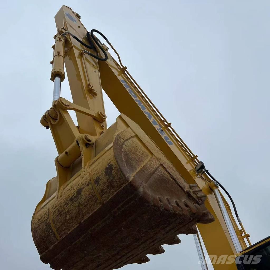 Komatsu PC 240 대형 굴삭기 29톤 이상