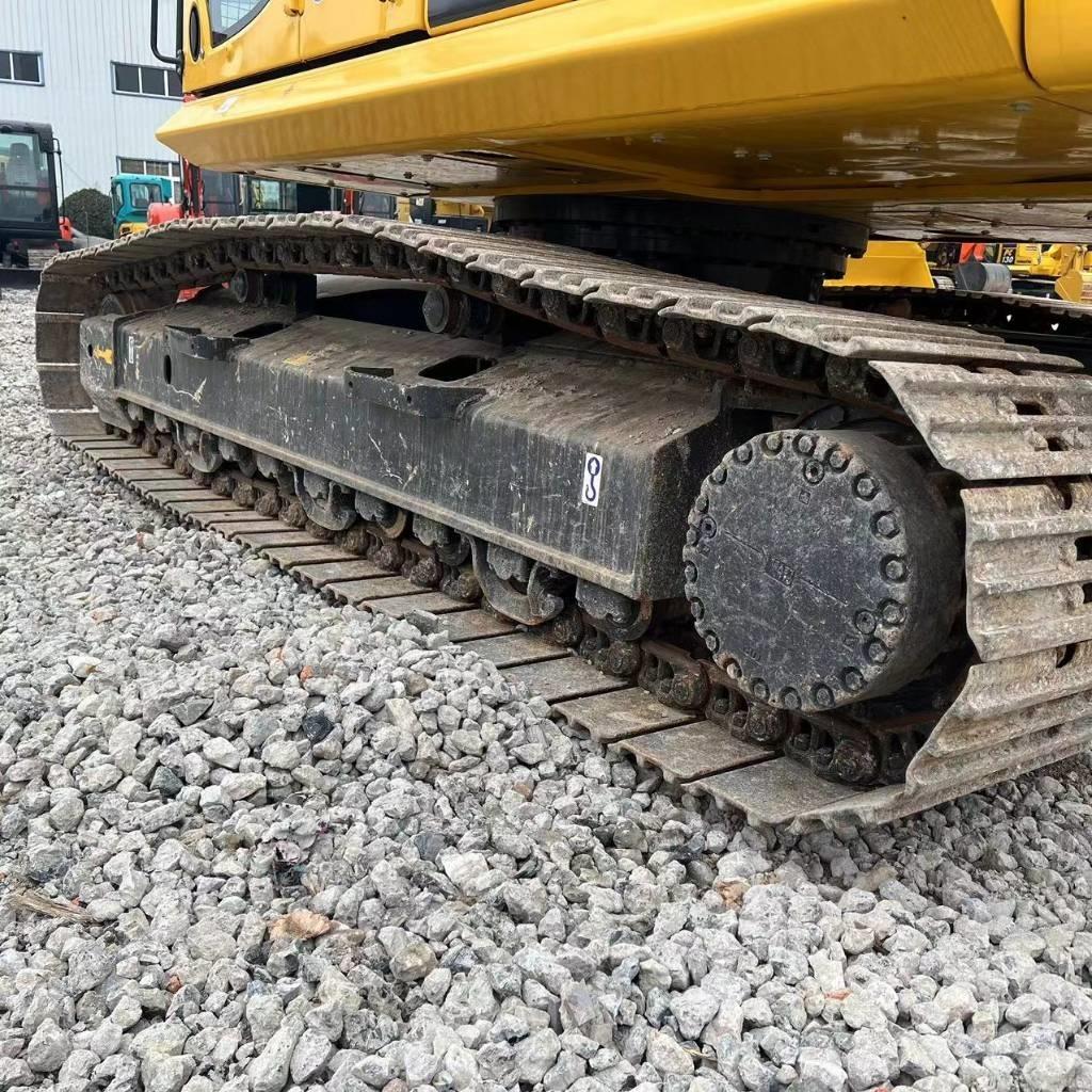 Komatsu PC 240 대형 굴삭기 29톤 이상