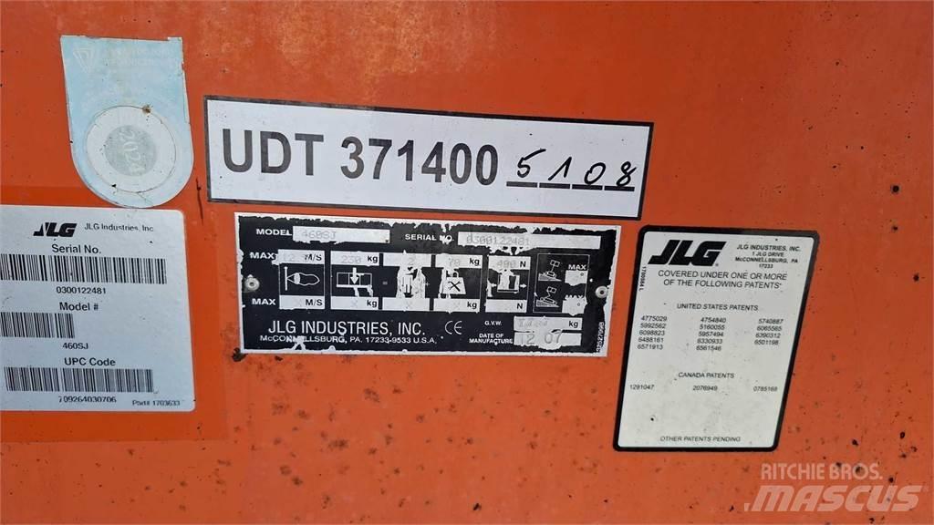 JLG 460SJ 견인식 전동이동 리프트